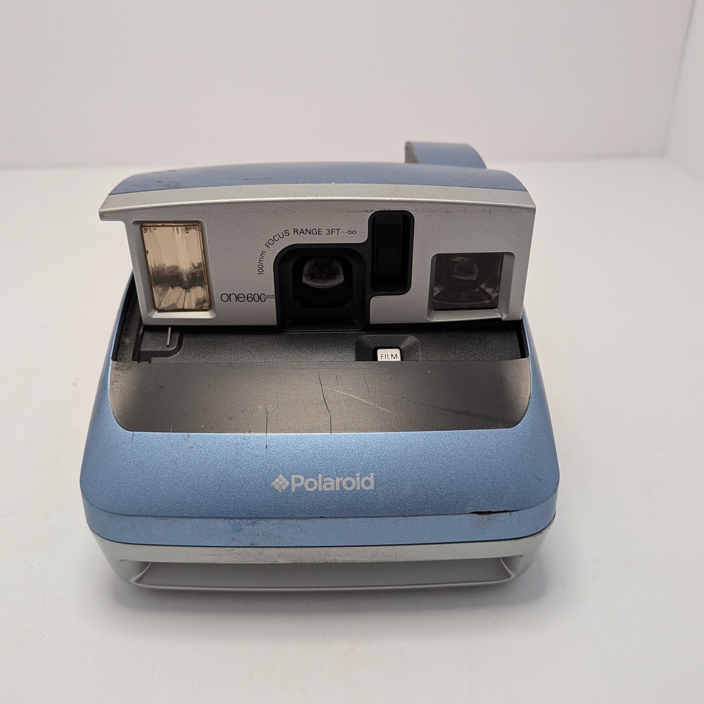 Vintage One 600 Film 100mm Focus Range Instant Camera Blue Fold Up NOT TESTED